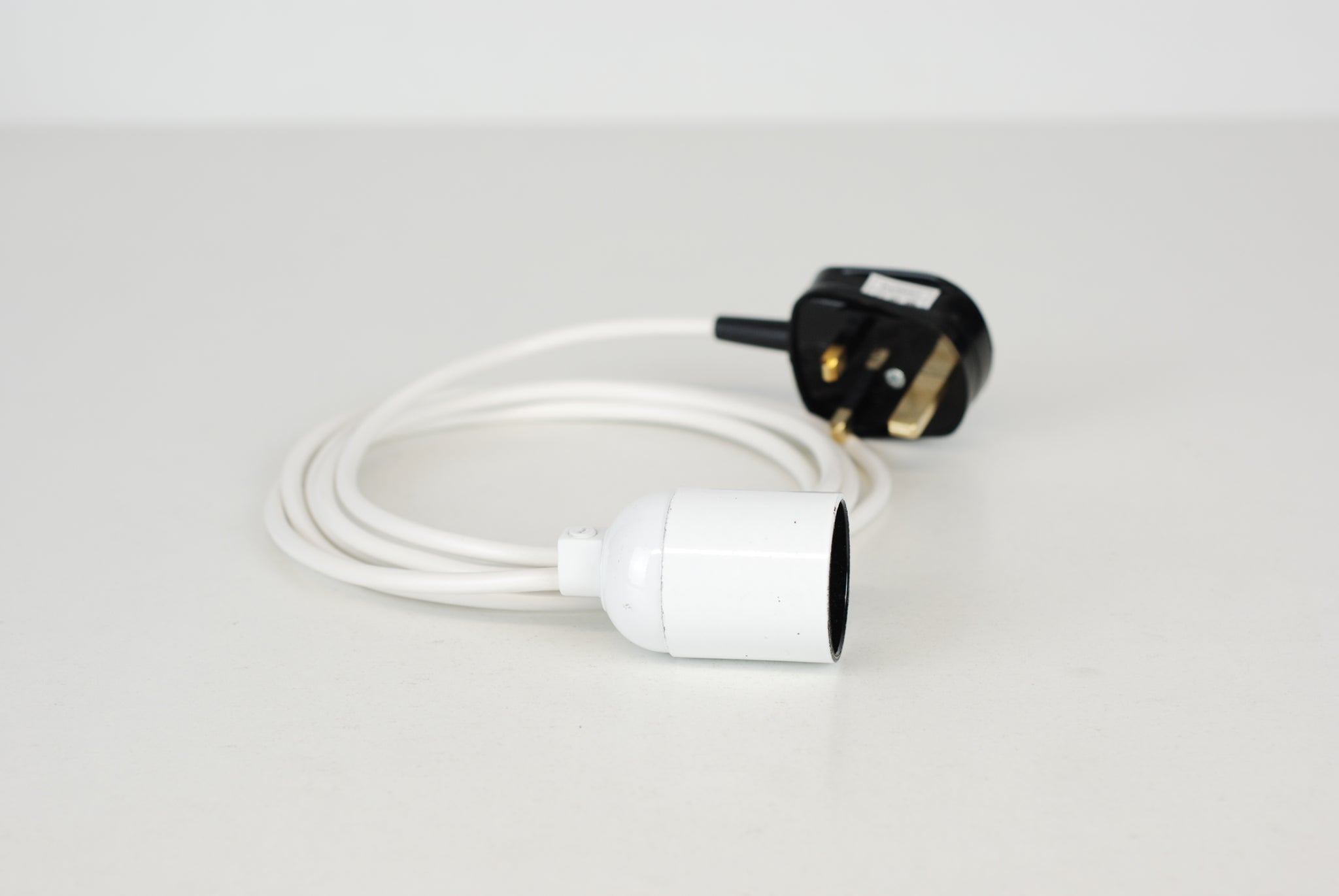 Plug-in Pendant | Round Plastic Cable | Brilliant White - Vendimia Lighting Co.